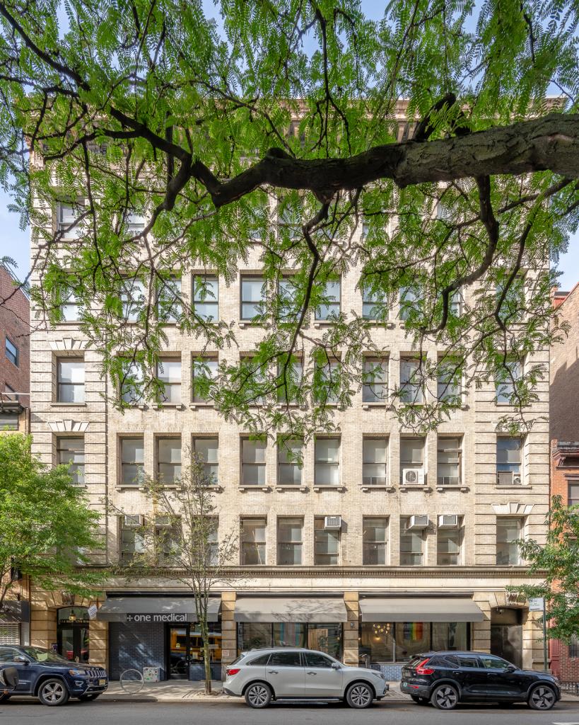 114 W 17th St #1